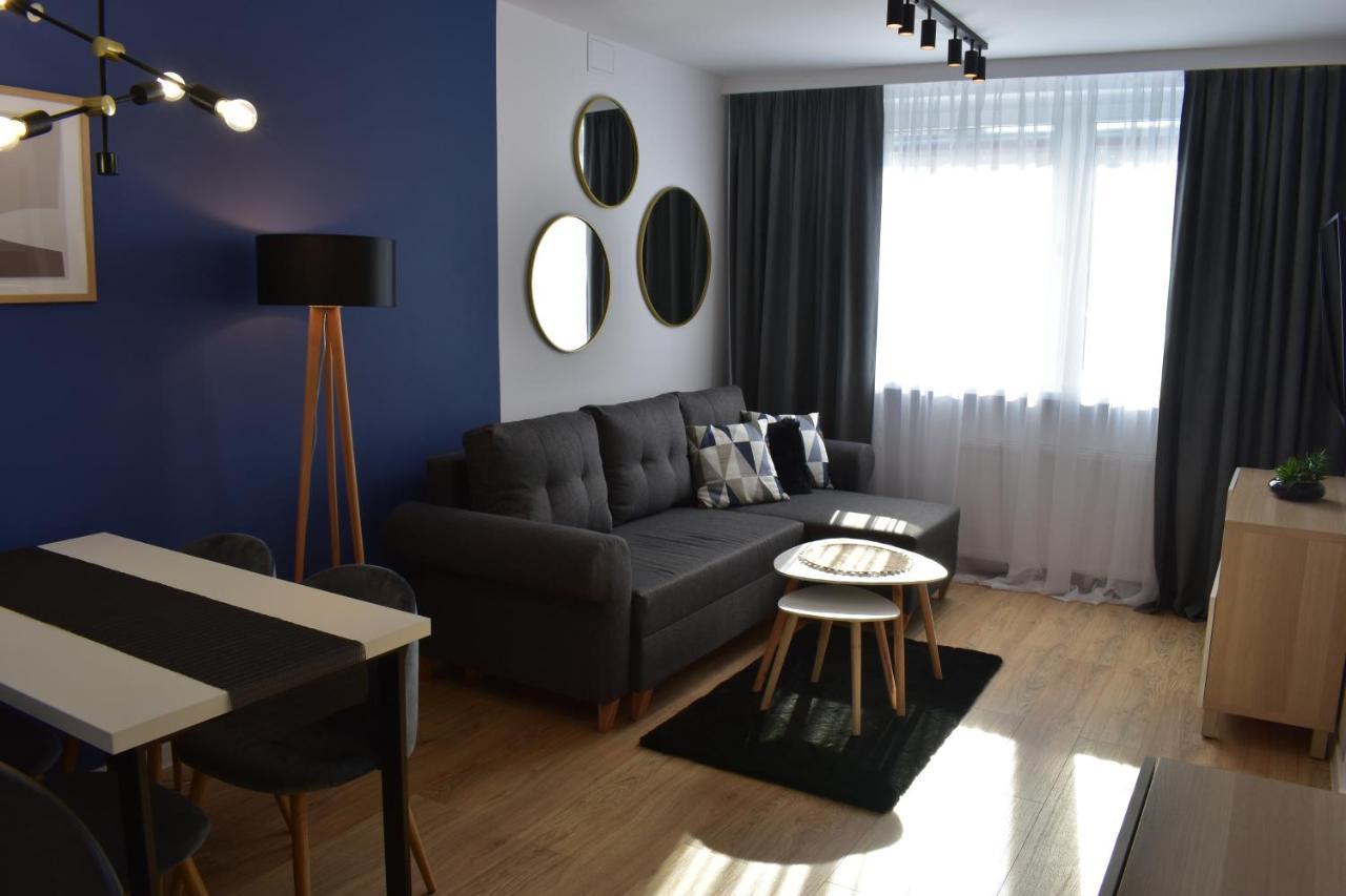 Apartament W Centrum Przy Parku Na Wyspie Piła Exteriér fotografie